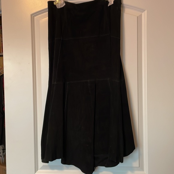 NEW CAbi Black Suede Skirt - Picture 4 of 6